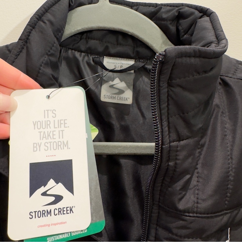 NWT- Summit One Vanderbilt NYC Storm Creek Women’s Vest Size S Black Quilted Zip - Picture 2 of 10